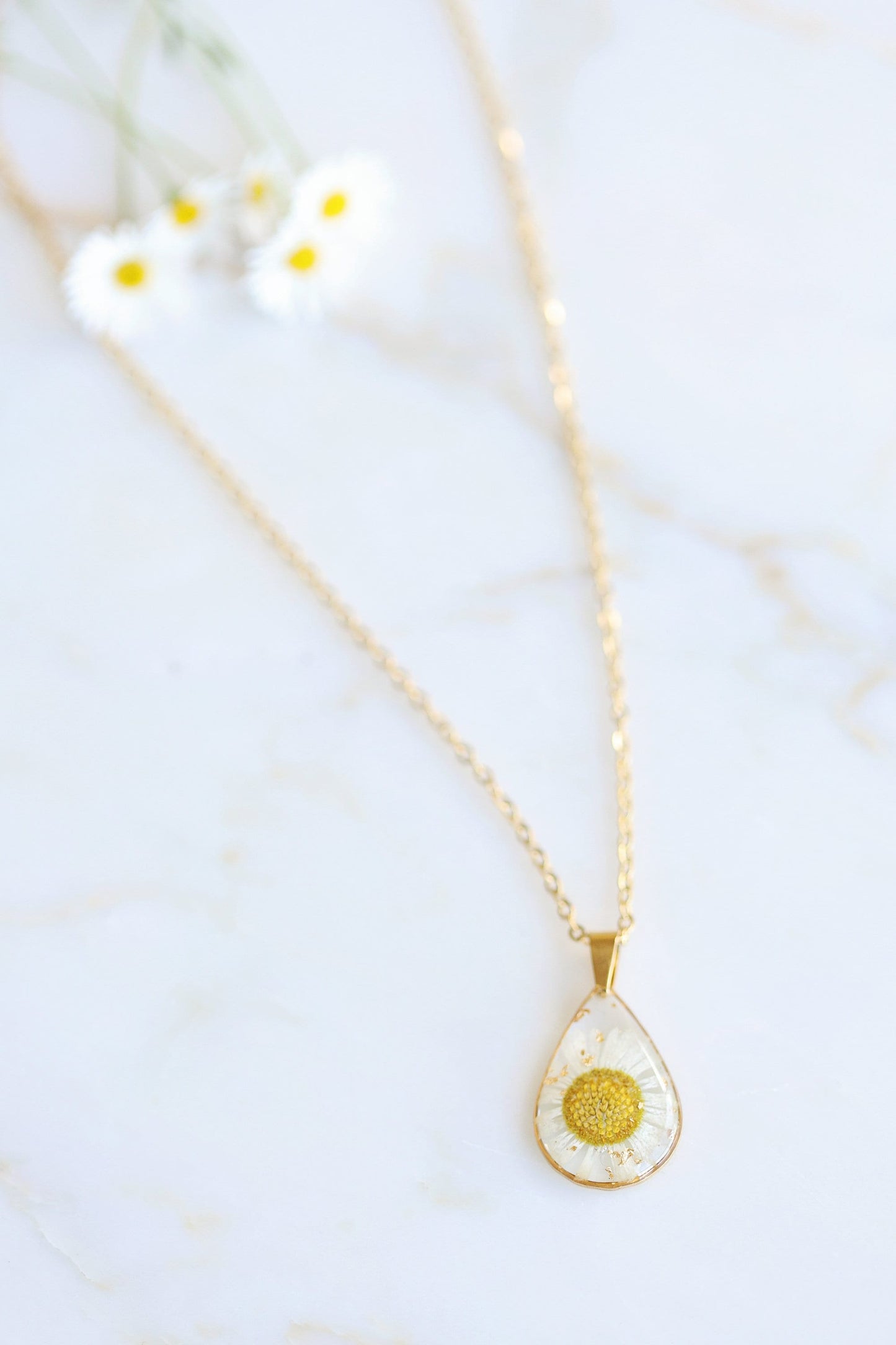Real Daisy flower Necklace and Earrings dried and Pressed in Resin with 18K Gold Plated | Botanical jewelry
