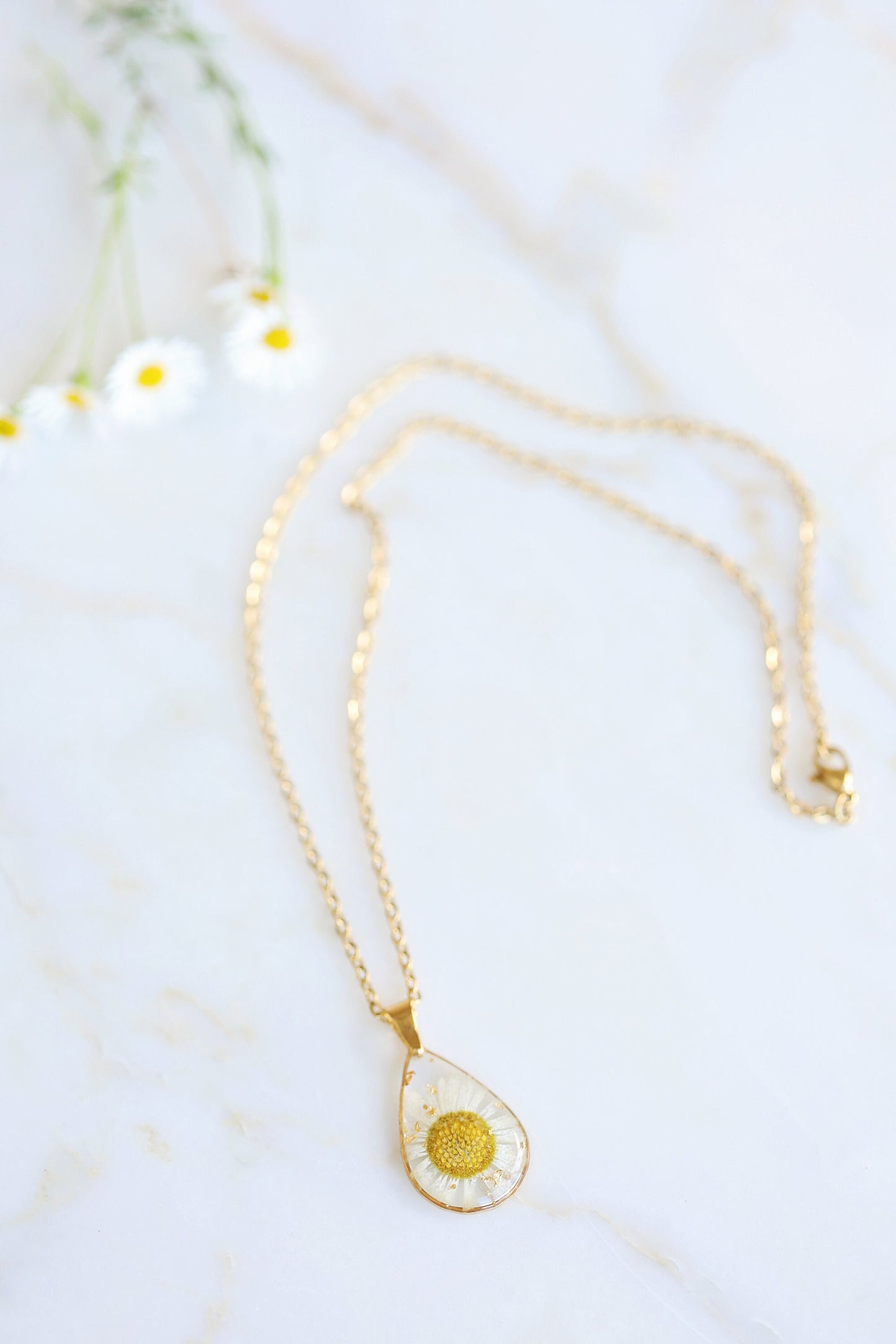 Real Daisy flower Necklace and Earrings dried and Pressed in Resin with 18K Gold Plated | Botanical jewelry